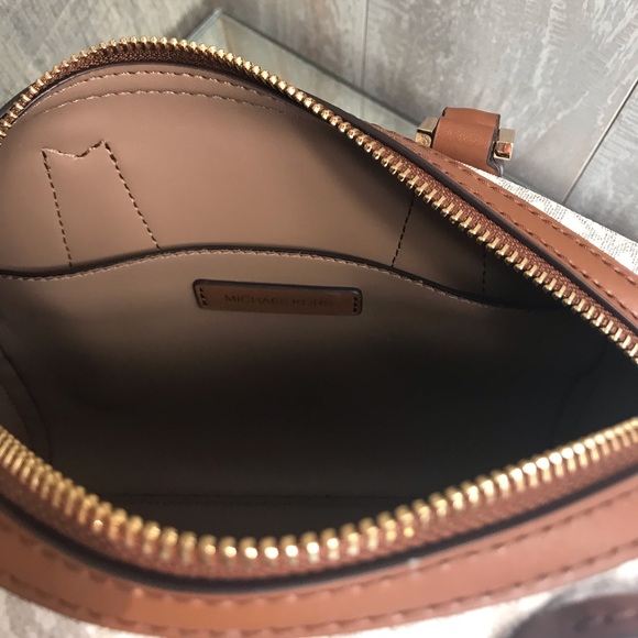 Michael Kors Hayes Large Duffel Bag Vanilla W - Picture 5 of 6